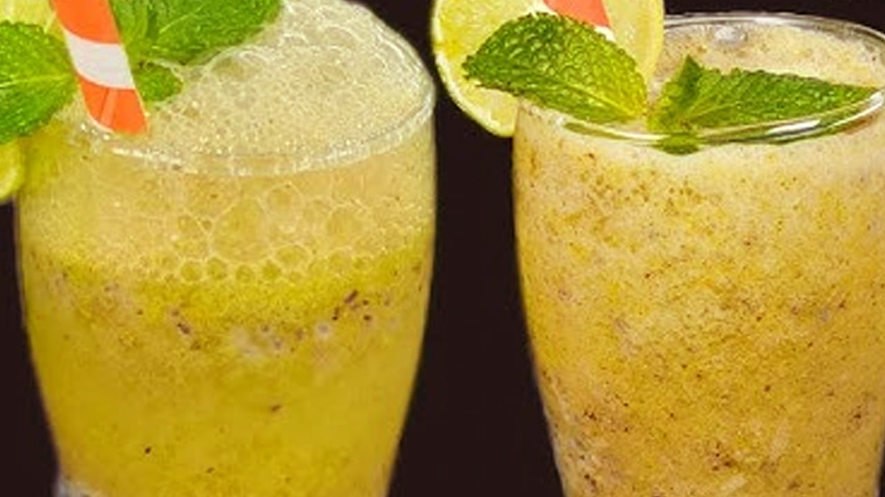 ఆ తర్వాత రోజు బాదం తొక్కలు తీసి వాటిని మెత్తగా పేస్ట్ లాగా చేసుకోవాలి. గ్యాస్ వెలిగించి పాన్‌లో పాలు పోసి, బాగా మరిగించి వాటిని చల్లారనివ్వాలి. 
