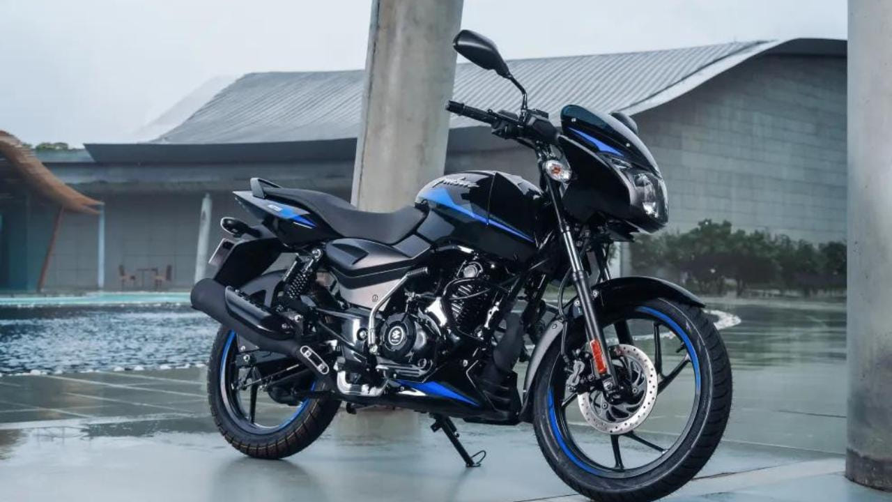 నాలుగవది Bajaj Pulsar 125 పల్సర్ బ్రాండ్‌కు చెందిన ఈ మోడల్, స్టైలిష్ లుక్‌తో పాటు తక్కువ ఖర్చుతో నిర్వహించగలిగే బైక్‌గా గుర్తింపు పొందింది. పట్టణాల్లో రోజువారీ వినియోగానికి ఇది సరైన ఎంపిక.