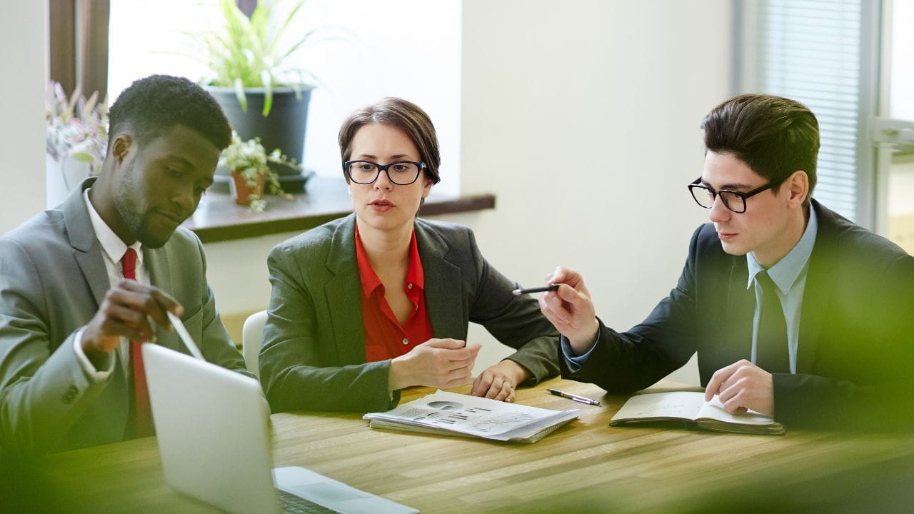 నిరుద్యోగుడకు అండగా నివాలనే ఉద్దేశంతోనే తెలంగాణ గిరిజన సంక్షేమ శాఖ ఈ నిర్ణయం తీసుకుంది. అర్హులైన ప్రతి ఒక్క అభ్యర్థి ఈ అవకాశాన్ని సద్వినియోగం చేసుకోవాలని అధికారులు తెలిపారు.