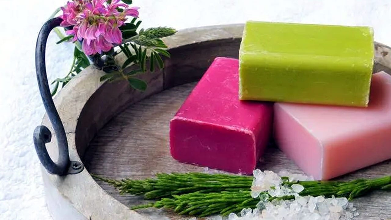 Bathroom Hacks: మీ ఇంట్లో సబ్బులు వేస్ట్ చేస్తున్నారా? ఈ చిన్న ట్రిక్‌తో ఒక్క సబ్బు నెల మొత్తం వస్తుంది!