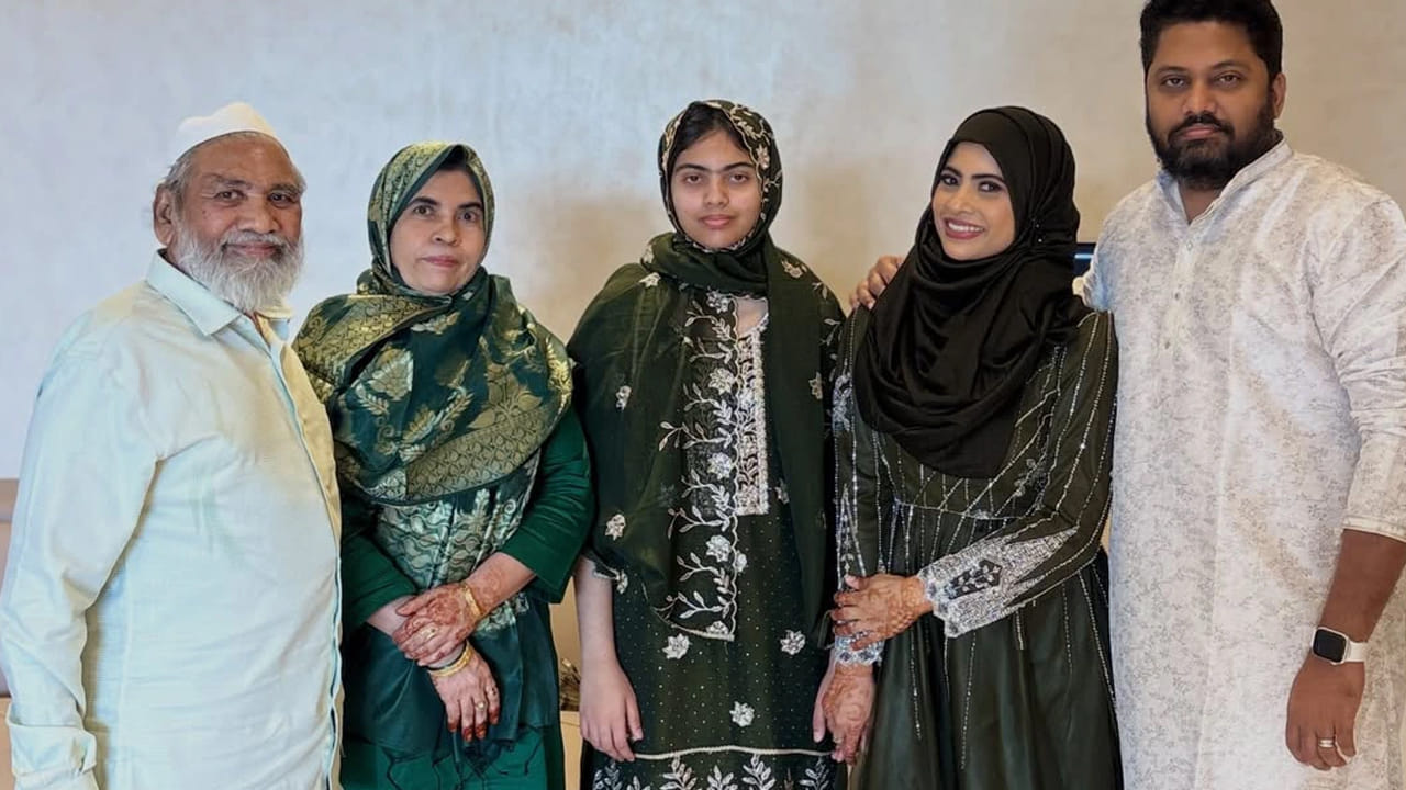  కాగా రంజాన్ వేడుకలకు సంబంధించిన ఫొటోలను ఇన్ స్టా గ్రామ్ లో షేర్ చేసింది కాజల్. తన కుటుంబ సభ్యులతో సరదాగా గడిపిన క్షణాలను అందులో పంచుకుంది. ప్రస్తుతం ఈ ఫొటోలు నెట్టింట వైరలవుతున్నాయి. 
