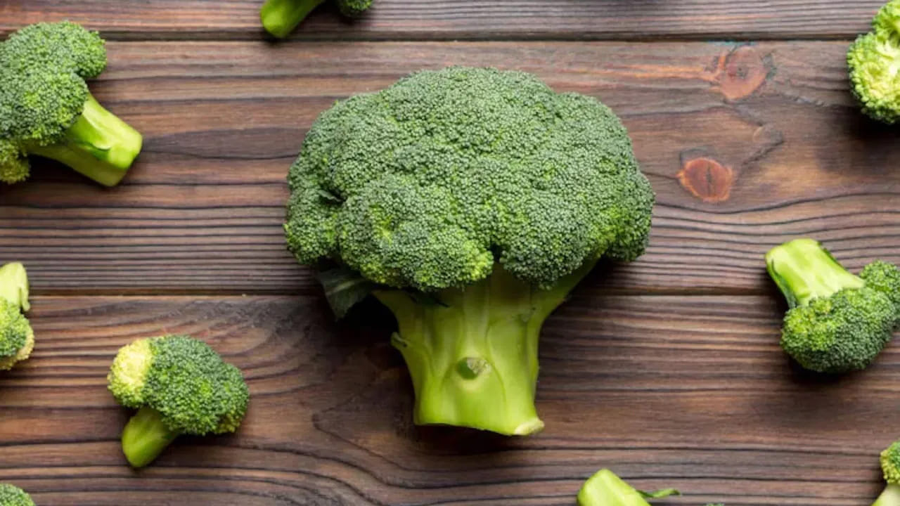 కేవలం బ్రోకలీ తినడం వల్ల మాత్రమే క్యాన్సర్ పూర్తిగా తగ్గిపోతుందని చెప్పలేం కానీ, ఆరోగ్యకరమైన జీవనశైలిలో భాగంగా దీనిని తీసుకోవడం వల్ల వ్యాధి నిరోధక శక్తి పెరుగుతుంది. మీ రోజువారీ డైట్‌లో బ్రోకలీని చేర్చుకోవడం ద్వారా క్యాన్సర్ వంటి దీర్ఘకాలిక వ్యాధుల నుండి రక్షణ కవచాన్ని నిర్మించుకోవచ్చు.