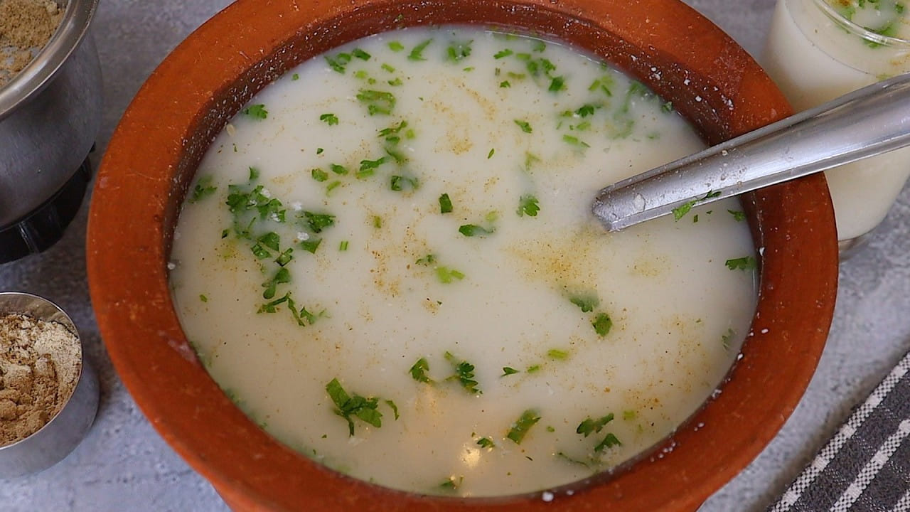 అలాగే జీర్ణ సమస్యలతో బాధపడే వారు కూడా అస్సలే మజ్జిగ అతిగా తీసుకోకూడదంట. దీని వలన కొన్ని సార్లు తీసుకున్న ఆహారం జీర్ణం కాకపోవడం, కడుపు ఉబ్బరంగా, కడుపు నిండుగా ఉన్న భావన కలగడం వంటి సమస్యలు తలెత్తుతాయంట. అందుకే ఈ విషయంలో ఒకటికి రెండు సార్లు ఆలోచించడం మంచిదని చెబుతున్నారు ఆరోగ్య నిపుణులు.