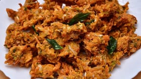 కాస్త కారంగా.. సూపర్ టేస్టీగా క్యాబేజీ, ఆనీయన్ పకోడి.. ఇలా చేస్తే