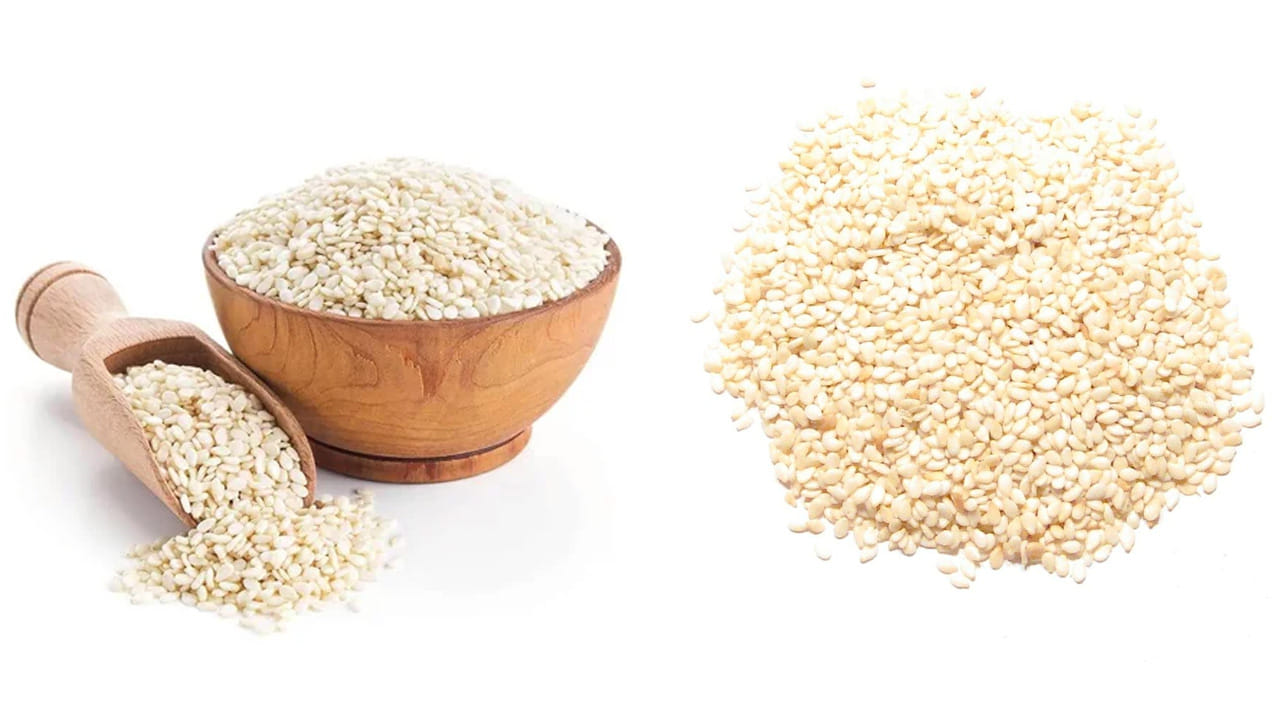 నువ్వులు: మన జాబితాలో అత్యధిక కాల్షియం అందించే వనరు నువ్వులు. ముఖ్యంగా పొట్టు తీయని నల్ల నువ్వులు ఇంకా ఉత్తమం. 100 గ్రాముల నువ్వుల్లో దాదాపు 1450 మిల్లీగ్రాముల కాల్షియం ఉంటుంది. ఇది ఆవు పాల కంటే 12 రెట్లకు పైగా ఎక్కువ. కాల్షియం కోసం కేవలం పాలను మాత్రమే నమ్ముకోవాల్సిన అవసరం లేదని, అనేక ఇతర సహజ ఆహార వనరులు అధిక కాల్షియంను అందిస్తాయని ఈ గణాంకాలు స్పష్టం చేస్తున్నాయి.
