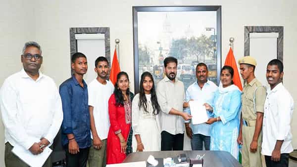 గొప్ప మనస్సు చాటుకున్న ముఖ్యమంత్రి.. ఆపద్భాంధవుడు ట్యాంక్ బండ్ శివకు అండగా సర్కార్!