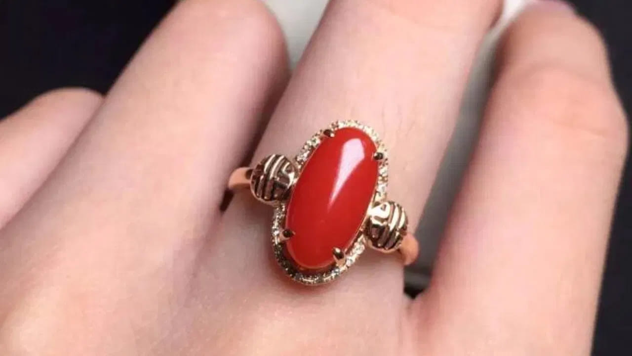 
పగడం అనుకూలంగా భావించే రాశులు..
కొన్ని రాశులకు పగడం ప్రత్యేకంగా శుభప్రదంగా ఉంటుందని చెప్పబడుతుంది: 
మేష రాశి – కుజుడు అధిపతి కావడంతో ఈ రాశి వారికి పగడం నాయకత్వ గుణాలను పెంచి వృత్తి, వ్యాపారాల్లో విజయాన్ని అందించవచ్చని నమ్మకం ఉంది.
