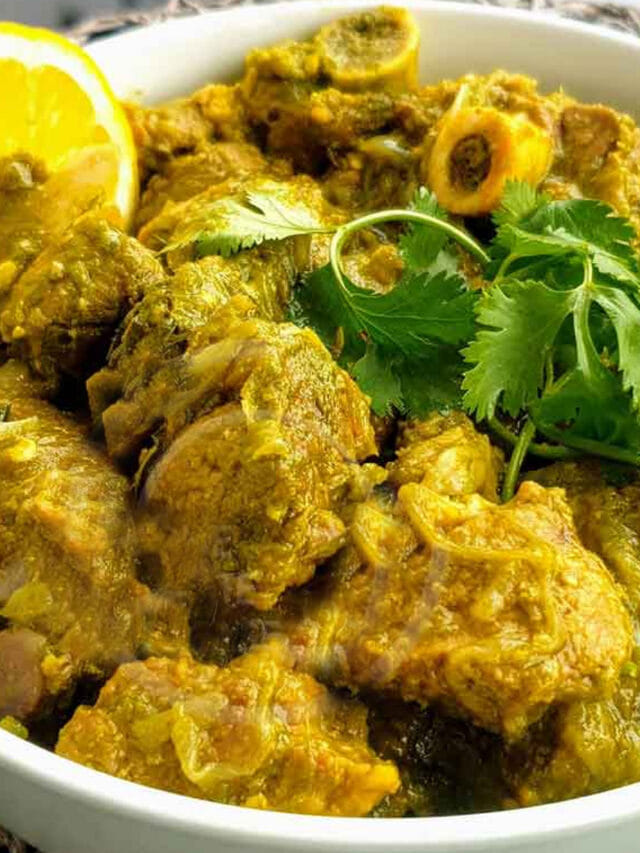 సండే స్పెషల్.. పచ్చి మిర్చి కారంతో మటన్ కర్రీ.. ఎలా వండాలంటే?