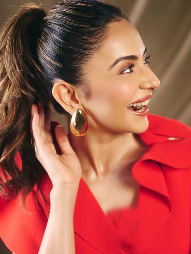 రెడ్ డ్రెస్‌లో దోర జామ పండులా.. రకుల్ అందాలు తట్టుకోవడం కష్టమే!