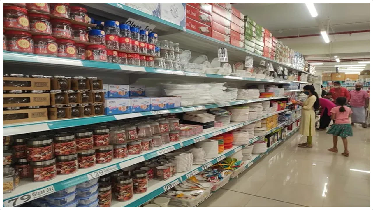  మొత్తం చూస్తే ఈ ఏప్రిల్ నాలుగో వారం DMart ఆఫర్లు కుటుంబ ఖర్చులను తగ్గించుకునే వారికి మంచి అవకాశం. అవసరమైన వస్తువులను తక్కువ ధరలో పొందాలని భావిస్తున్నవారు ఈ ఆఫర్లను తప్పక వినియోగించుకోవాలి.