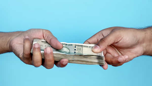 Debt: అప్పుగా ఇచ్చిన వ్యక్తి తీర్చకుండా చనిపోతే.. ఇలా చేస్తే డబ్బు ఇంటికి ఈజీగా తిరిగి వస్తుంది