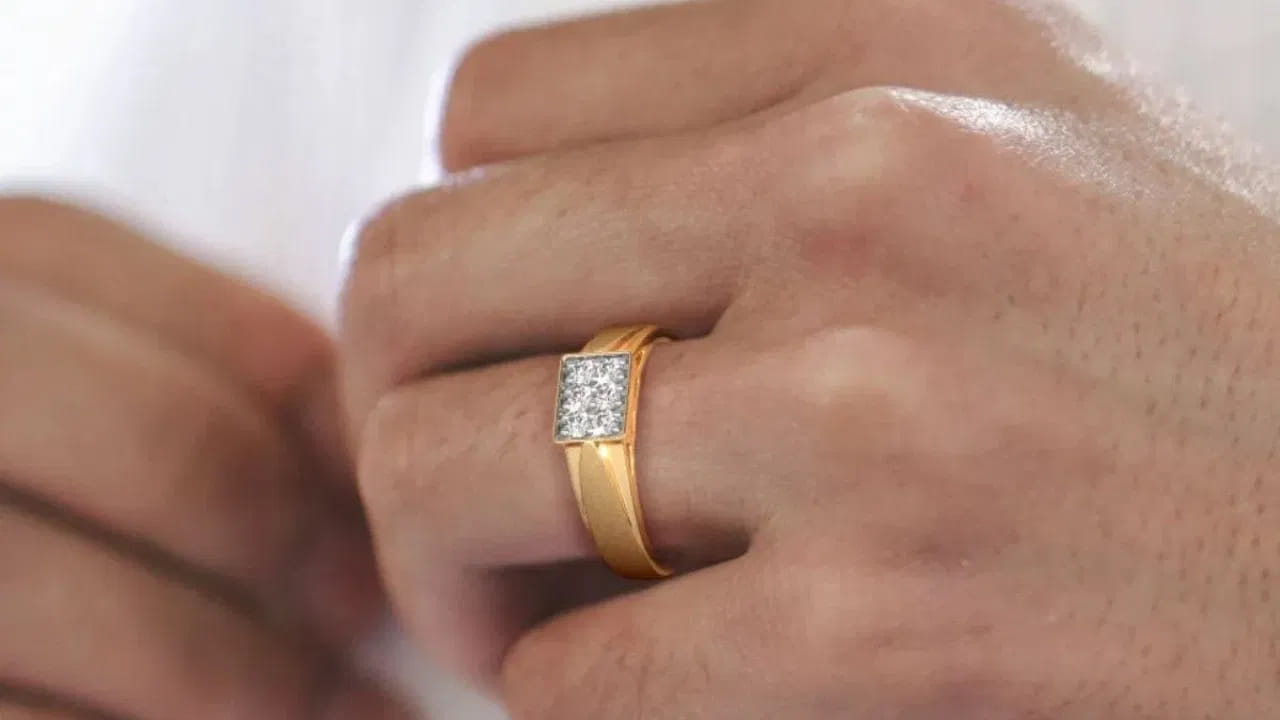 
వృషభ, తులా రాశులకు శుభఫలితాలు.. 

ఈ రెండు రాశులకు అధిపతి శుక్రుడే కావడంతో, వజ్రం వీరికి ఎంతో అనుకూలంగా ఉంటుంది. 

వృషభ రాశి: ఆర్థిక స్థిరత్వం పెరుగుతుంది. నిర్ణయాలు తీసుకోవడంలో స్పష్టత వస్తుంది. ఆత్మవిశ్వాసం మెరుగవుతుంది.
తులా రాశి: జీవితంలో సమతుల్యత ఏర్పడుతుంది. సంబంధాల్లో ఉన్న విభేదాలు తగ్గి, బంధాలు బలపడతాయి. 
