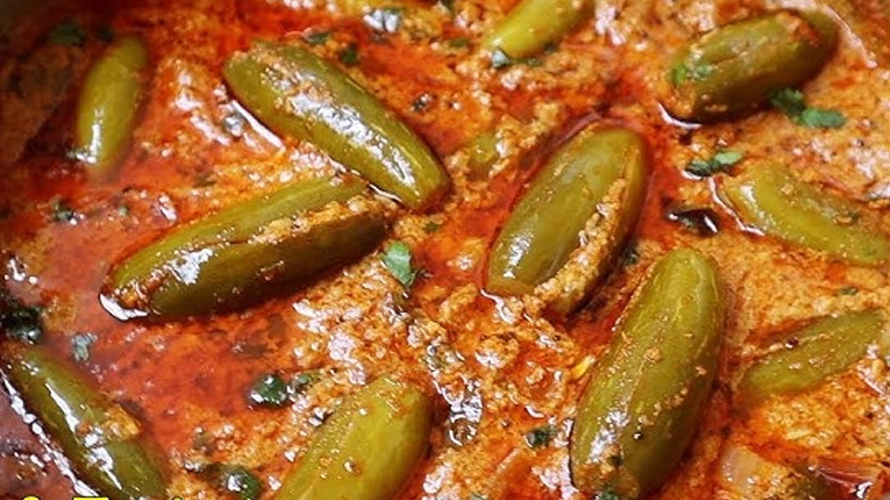 మష్రూమ్ దొండకాయ కూర గురించి ప్రత్యేకించి చెప్పాల్సిన అవసరం లేదు. ఇది రుచికరమైన  ఫుడ్. ఎందుకంటే, ఈ పుట్టగొడుగుల్లో ఉండే విటమిన్ డి వంటి ఆరోగ్యకరమైన పోషకాలు ఉంటాయి. ఇది చపాతీల్లోకి మంచిగా ఉంటుంది.
