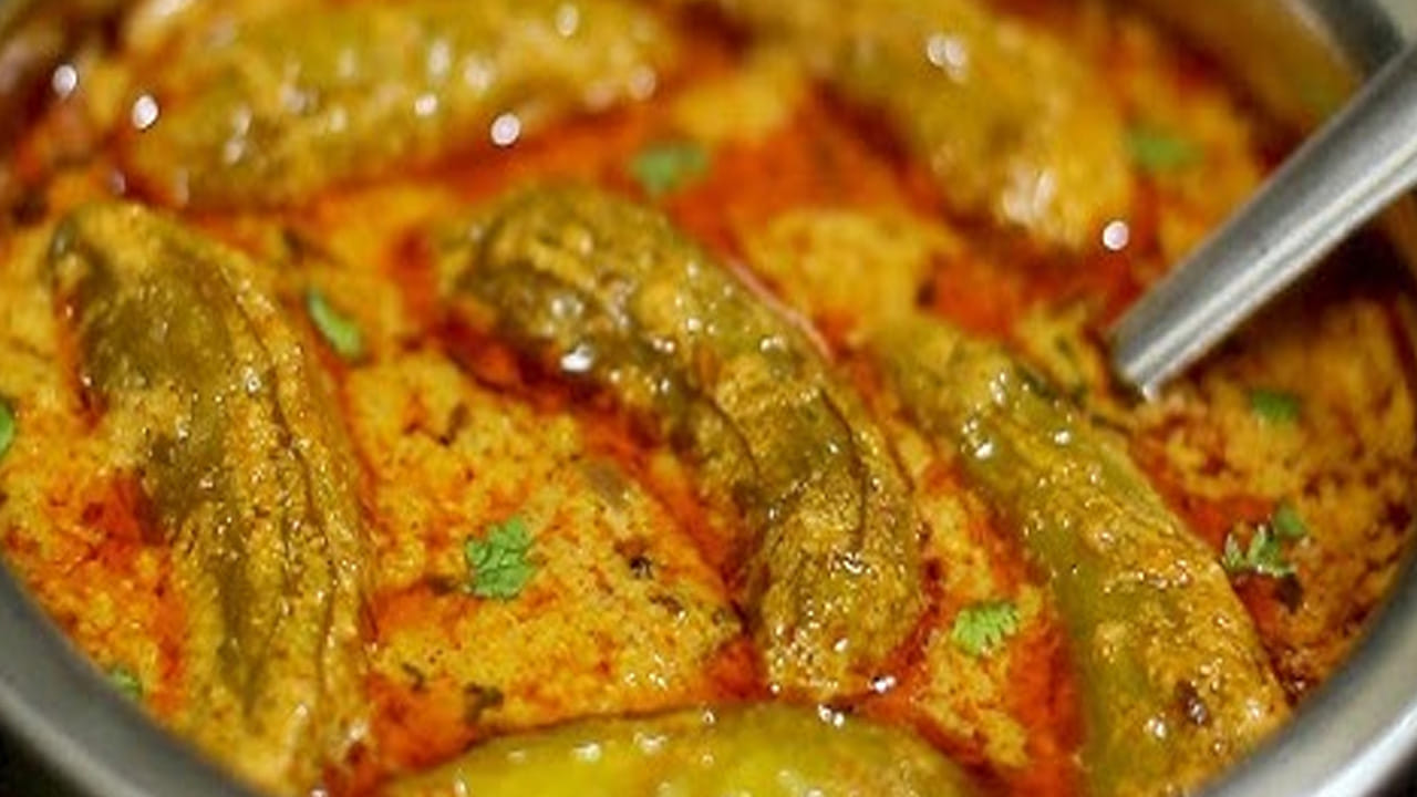 ఇక ఆ తర్వాత పుట్టగొడుగులను ముక్కలు కూడా వేసి వాటిని బాగా ఉడికించాలి. ఇప్పుడు ముందుగా పక్కన పెట్టుకున్న దొండకాయలు వేసి 15 నిమిషాల పాటు వాటిని బాగా ఉడికించాలి. అంతే, మష్రూమ్ దొండకాయ  కూర రెడీ. 