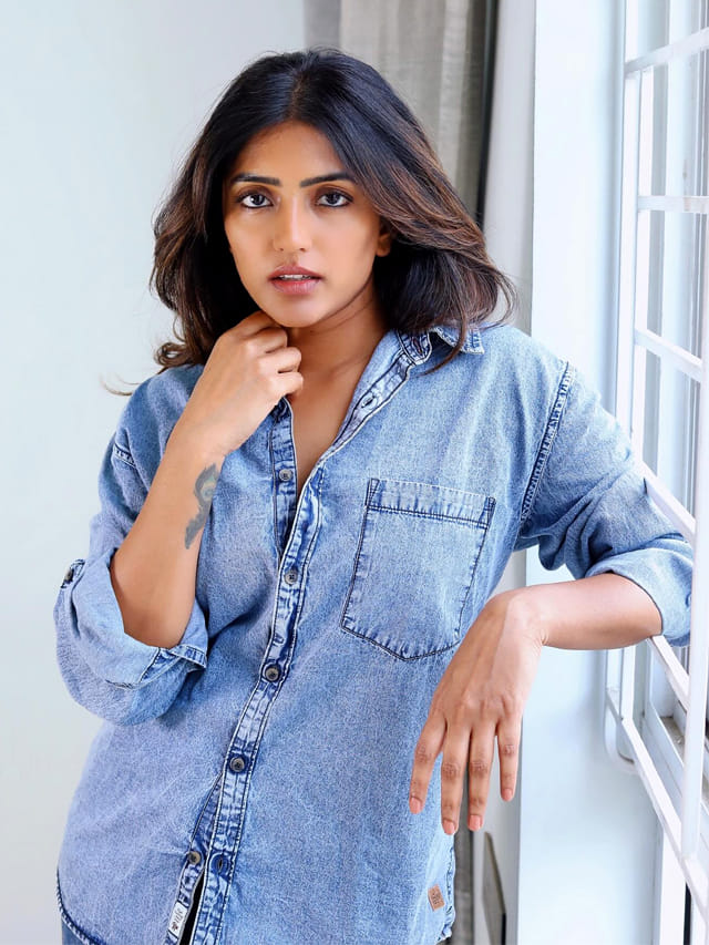 ఈషా ఎదురుచూపులు.. సాలిడ్ వెయిట్ కోసం ఎదురుచూస్తున్న భామ