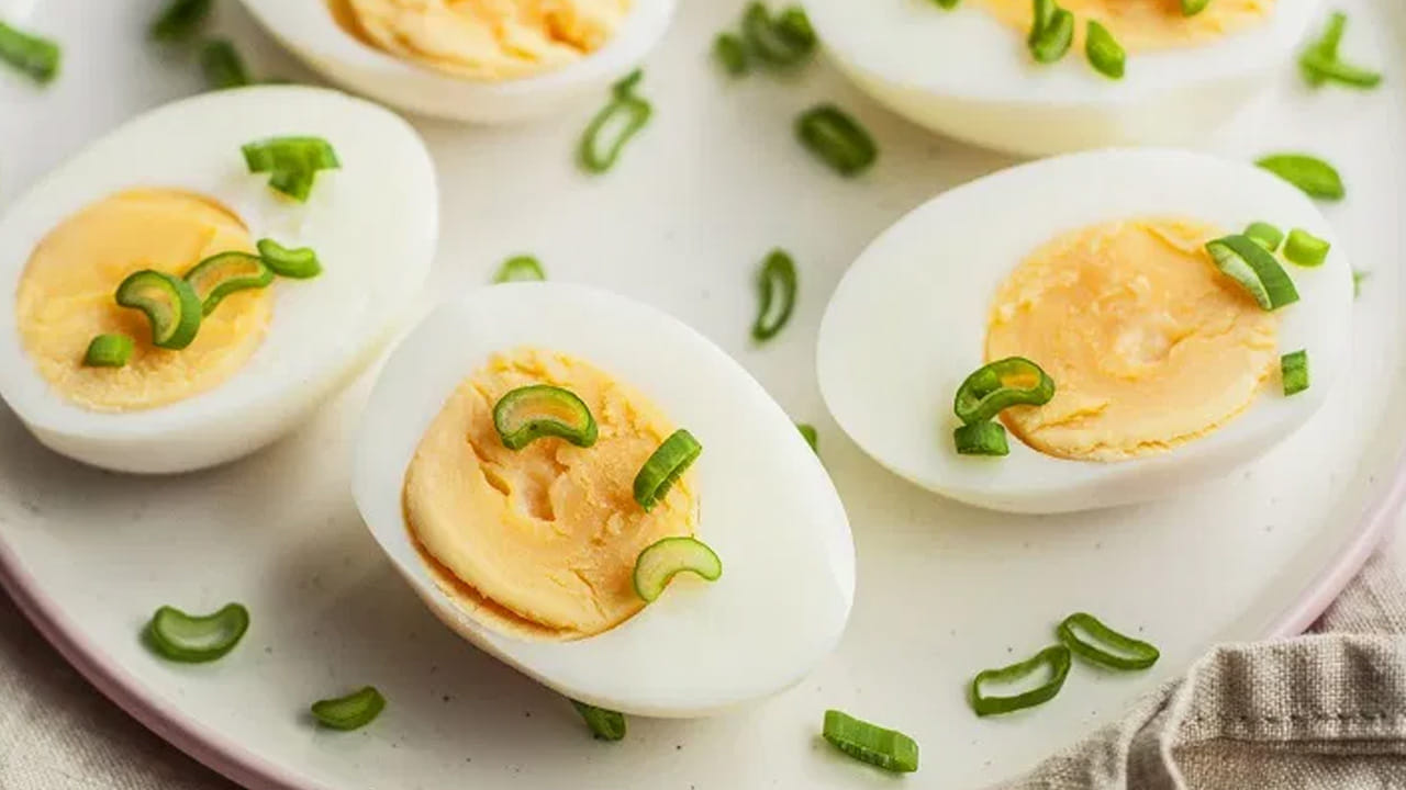 ఇరాన్ పై ఇజ్రాయెల్, అమెరికా దాడులు చేస్తున్న విషయం తెలిసిందే. ఈ నేపథ్యంలోనే తీవ్ర ఇబ్బందులు పడుతున్న ఇరాన్ ప్రజలకు ఇండియా సహాయం చెయ్యడానికి ముందుకొచ్చి విరాళాలు సేకరిస్తున్నారు.