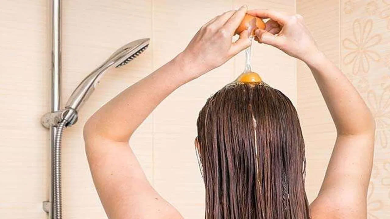 సోషల్ మీడియాలో రోజూ ఏవో ఒక కొత్త కొత్త ట్రెండ్స్ వైరల్ అవుతూనే కనిపిస్తుంటాయి. వాటిలో కొన్ని యూజ్ అయినా కూడా మరి కొన్ని ప్రూఫ్స్ లేనివే. ఇక ఇప్పుడు కొత్త ట్రెండ్ వైరల్ అవుతుంది. అదేంటో ఇక్కడ చూద్దాం.. 