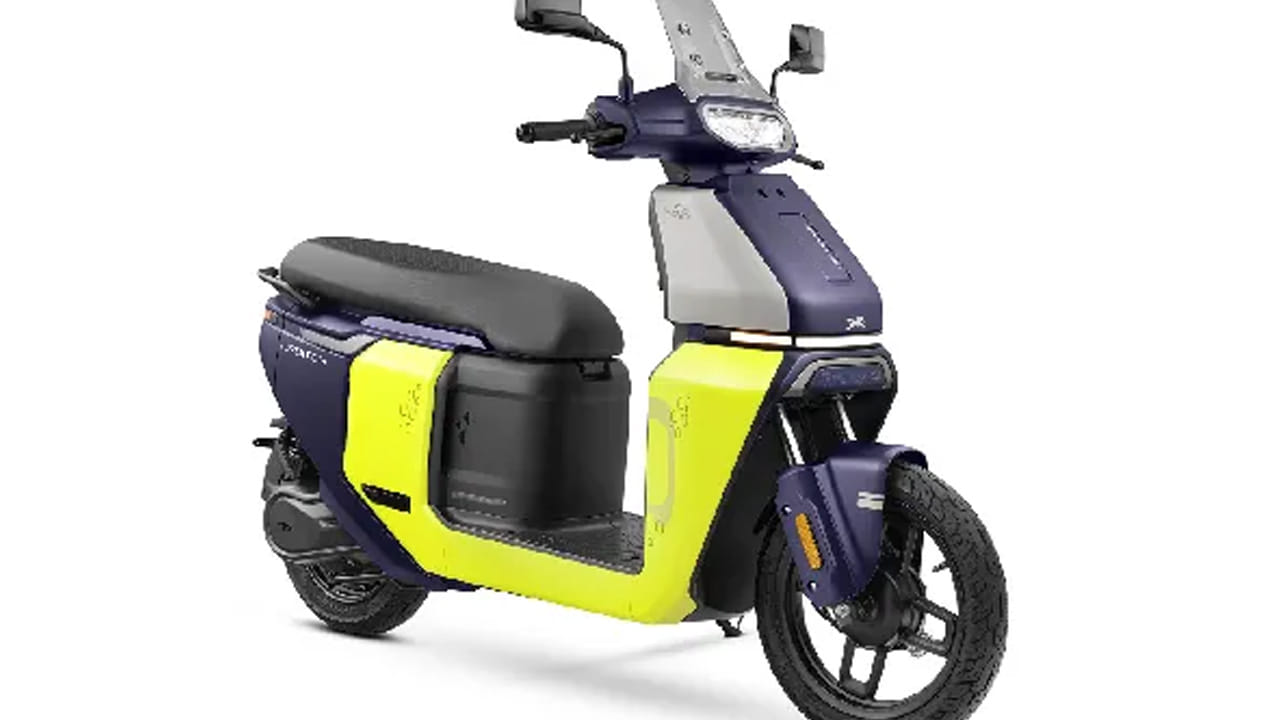 ఇది విన్నారా.. సగం ధరకే ఎలక్ట్రిక్‌ స్కూటర్లు! కొనాలంటే ఇదే బెస్ట్‌ ఛాన్స్‌