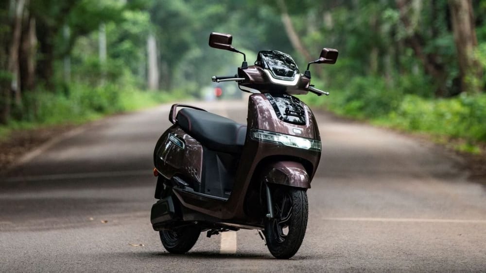 Electric Scooter: సింగిల్‌ ఛార్జ్‌తో 212 కి.మీ. మైలేజ్.. ఈ ఎలక్ట్రిక్ స్కూటీ ఫీచర్లు ఫీచర్స్ తెలిస్తే మతిపోవాల్సిందే