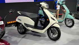 భారతదేశంలో టాప్ ఎలక్ట్రిక్ స్కూటర్లు.. బెస్ట్‌ మైలేజీ..!