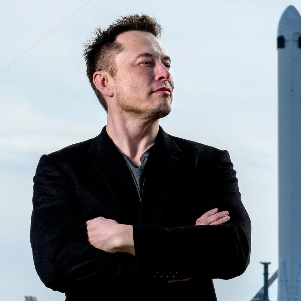 ఐదవ నియమం: "నేను ఇంకా ఎంత కష్టపడాలి?" అని కాదు, "ఈ పనిని ఇంకా మెరుగ్గా ఎలా చేయగలను?" అని ఆలోచించాలి. ఇది ఆలోచనా విధానంలో ఒక చిన్న మార్పు. ఈ ప్రశ్న మీ జీవితాన్ని పూర్తిగా మార్చగలదు. ఏదైనా పని చేసే ముందు, "దీన్ని ఇంకా బెటర్‌గా ఎలా చేయగలను?" అని ప్రశ్నించుకోవడం ద్వారా మీరు చేసే పని విధానం మెరుగుపడుతుంది, తద్వారా ఫలితాలు కూడా మెరుగ్గా ఉంటాయి.