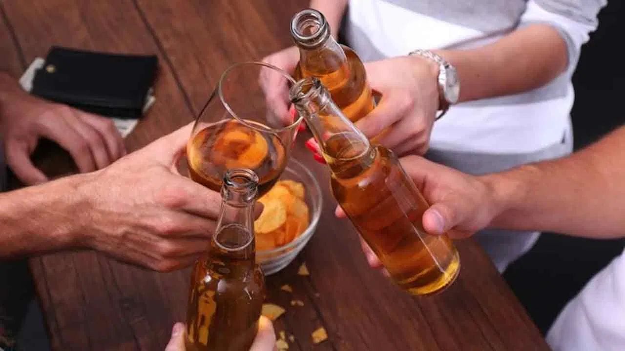 మందుబాబులూ జాగ్రత్త.. ఖాళీ కడుపుతో మద్యం తాగితే ఏం జరుగుతుందో తెలుసా?