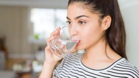 ళ్లు తోమకుండా నీళ్లు తాగితే ఏం జరుగుతుంది.. తెలిస్తే