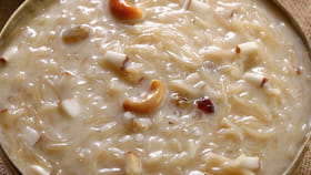 ఎండు కొబ్బరి పాయసం ఈ స్టైల్లో చేస్తే… గిన్నె ఖాళీ అయిపోతోంది