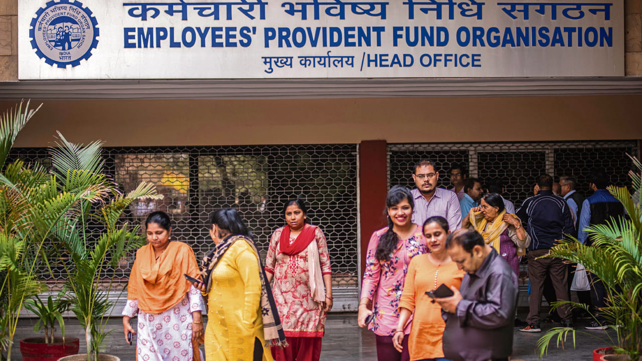 71 శాతం ముందస్తు క్లెయిమ్స్ కేవలం మూడు రోజుల్లోనే  ప్రాసెస్ చేశారు. ఇక  29.34  లక్షల మంది ప్రొఫైల్ అప్డేట్ చేసుుకోగా.. ఈ ఏప్రిల్ నెలలోనే 61 లక్షలకుపైగా క్లెయిమ్స్ పరిష్కరించారు. ఇక 99 శాతం మంది క్లెయిమ్స్ 20 రోజుల్లోనే పరిష్కరించారు. ఇ-ప్రాప్తి పోర్టల్ సాయంతో మరిన్ని సేవలు అందుబాటులోకి రానున్నాయి.