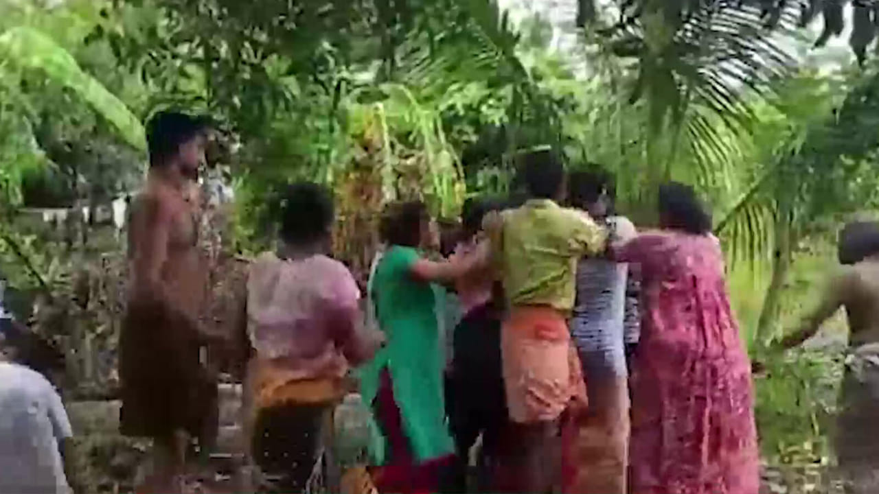 భార్యను తిట్టిన భర్త.. తననే దూషించారని భావించి పక్కింటి మహిళ దాడి! ఆ తర్వాత సీన్ ఇదే..