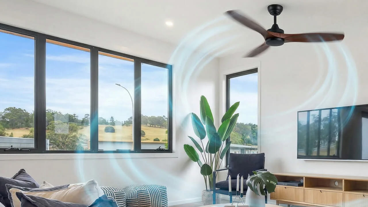 అలాగే చాలా వరకు ప్రతి ఒక్కరికీ అందుబాటులో వస్త్రాలు ఉంటాయి. అందువలన మీరు ఇంటి క్లీనింగ్ కోసం వస్త్రాలను ఉపయోగించి కూడా క్లీన్ చేయవచ్చును. తడిపిన మైక్రో ఫైబర్ వస్త్రాలను ఉపయోగించడం వలన చాలా త్వరగా ఫ్యాన్ పై ఉన్న దుమ్మును ఇవి క్లీన్ చేస్తాయి.