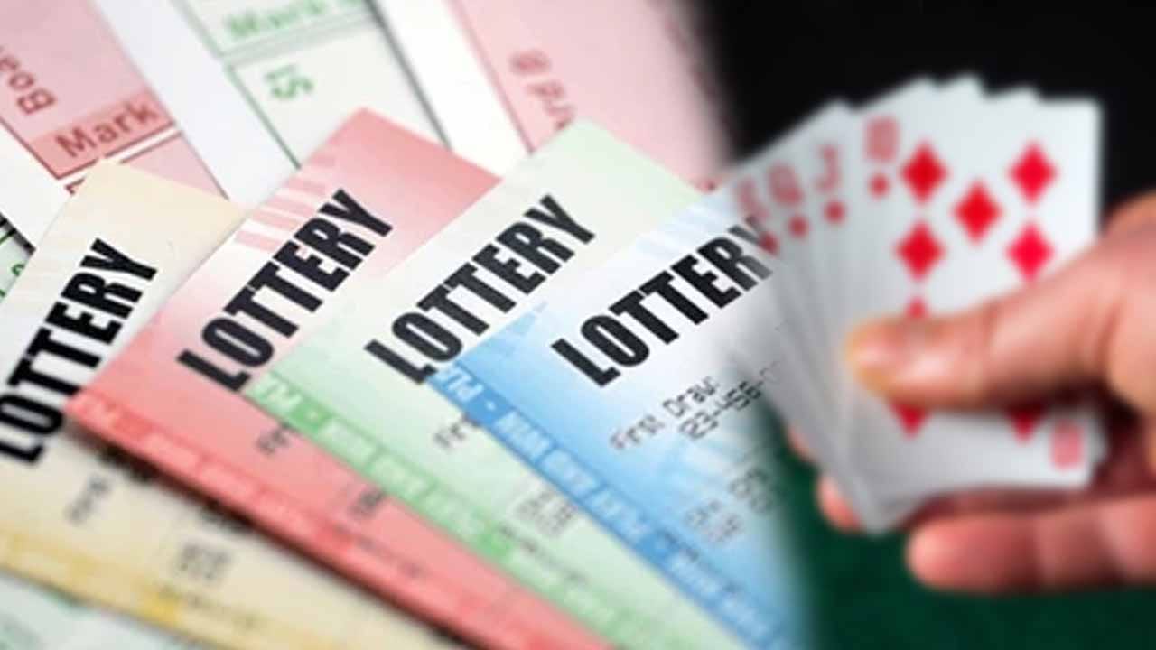  4. అదృష్టాన్ని నమ్ముకుని జూదం ఆడటం: లాటరీలు, జూదం వంటి వాటి ద్వారా ఒక్క రాత్రిలో కోటీశ్వరులు కావాలని ప్రయత్నించడం వల్ల ఆశించిన ఫలితం రాకపోగా, చేతిలో ఉన్న డబ్బు కూడా కరిగిపోతుంది. ఇవి చిన్న మొత్తాలుగా అనిపించినా, భవిష్యత్తులో మీ సంపదను తగ్గిస్తాయి. అందుకే ఇలాంటి వ్యసనాలకు దూరంగా ఉండాలని హెచ్చరిస్తున్నారు.