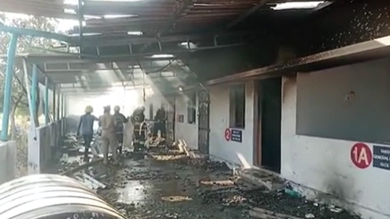 Tamil Nadu: బాణసంచా తయారీ కేంద్రంలో భారీ పేలుడు.. 18 మంది దుర్మరణం..