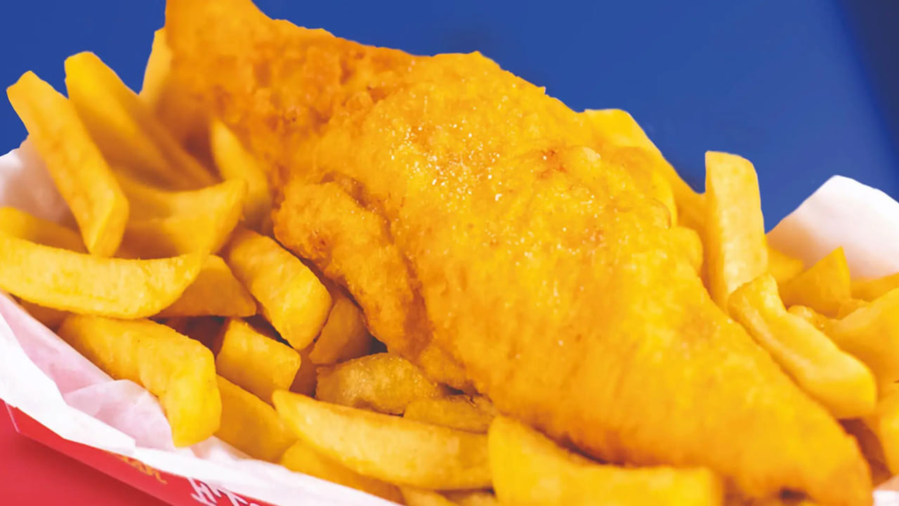 తర్వాత బంగాల దుంపలను ఉడికించాలి.  తర్వాత వీటిని నీటి నుంచి వేరు చేసి, పిండి, నూనె, కొంచె సాల్ట్ వేసి, బేకింగ్ ట్రేలో వేయాలి.  తర్వాత వీటిని పిండిలో ముంచి, మంచిగా కరకరలాడే వరకు వేయించుకోవాలి.