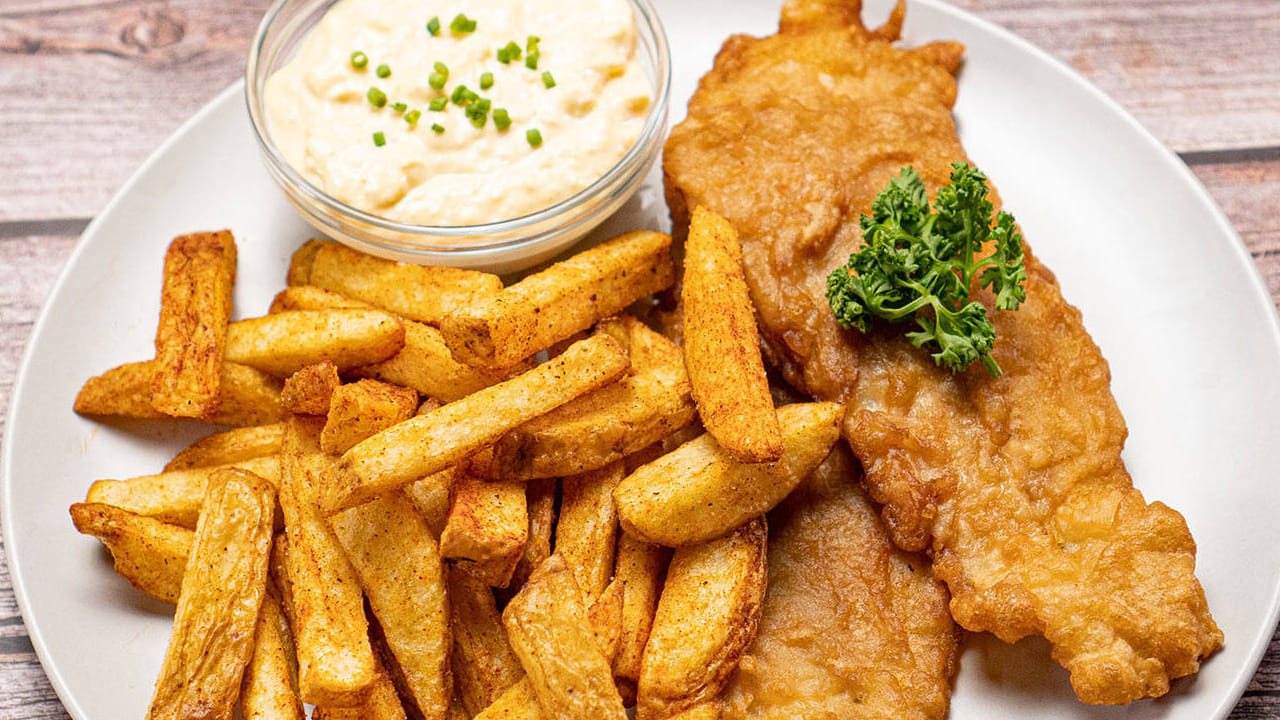 ప్రతీ పీస్ మంచిగా కాలేలా చూసుకోవాలి. బంగారు రంగులోకి వచ్చి , కర కర మనేలా ఉన్న సమయంలో వాటిని తీసి వేరే ప్లేట్‌లో వేయాలి. తర్వాత వీటిపై, కొంచెం కారం, ఉప్పు చల్లుకొని తింటే టేస్ట్ అదిరిపోతుంది అంతే!