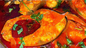 చేపలకూరలో నీచువాసన పోవాలంటే ఈ రెండు వేస్తే..