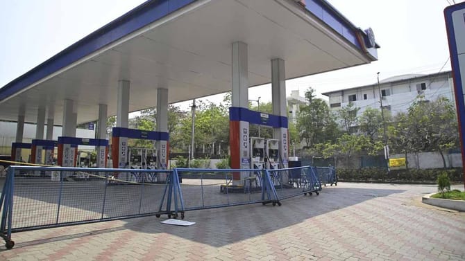 సర్కార్ భరోసా ఇస్తున్నా.. తప్పని తిప్పలు!