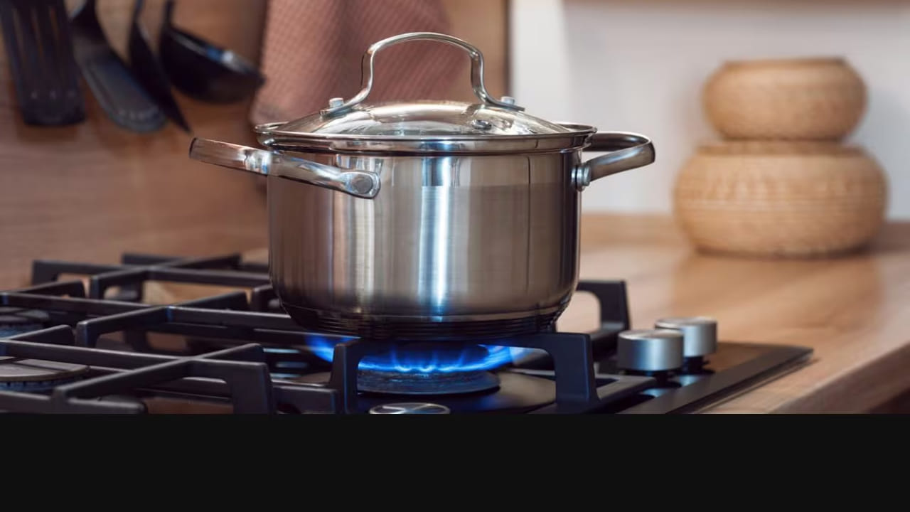 Gas Cylinder: నెల రోజులు వచ్చే గ్యాస్ సిలిండర్ 45 రోజులు రావాలా? ఈ సింపుల్ టిప్స్ పాటిస్తే చాలు!