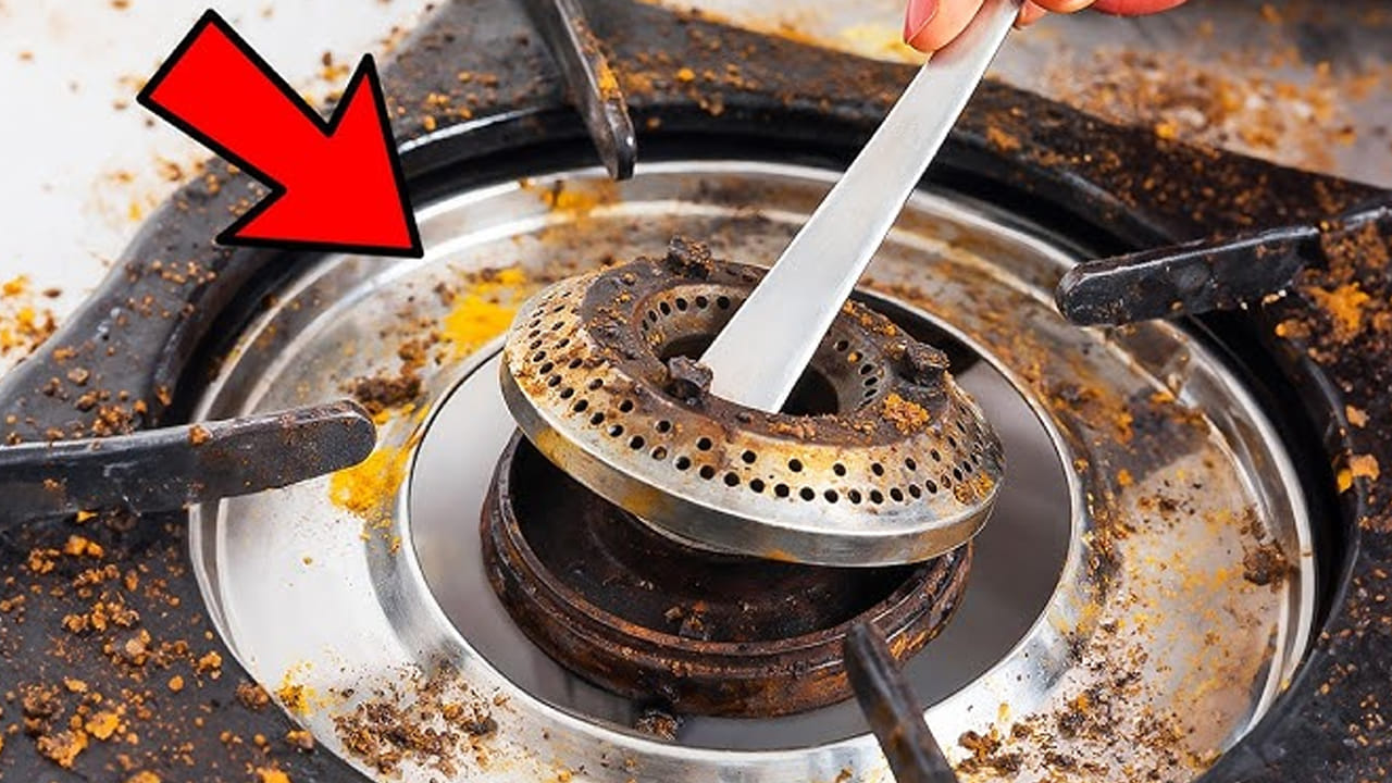 Lifestyle: గ్యాస్ స్టవ్ జిడ్డు పట్టిపోయి ఉందా.? ఇలా చేస్తే క్షణాల్లో తళతళ మెరిసిపోతుంది..