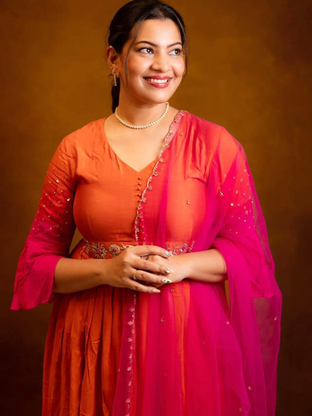 నేను నోరు తెరిస్తే వాళ్ల కాపురాలు కూలిపోతాయ్..