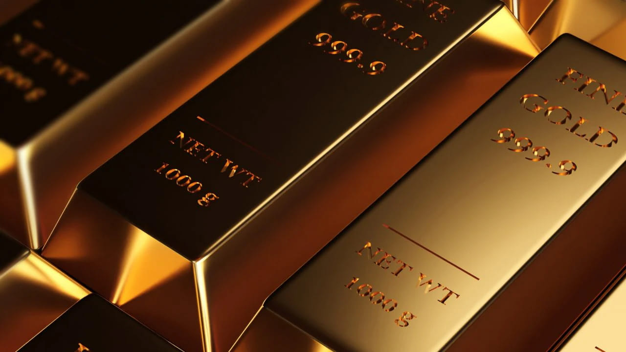 ఇక చెన్నైలో ఏకంగా గోల్డ్ రేటు మరింత పెరిగింది. నిన్న రూ.1,53,380గా ఉండగా.. ఇప్పుడు రూ.1,55,130కి చేరుకుంది. అంటే రూ.1750 పెరిగింది. ఇక 22 క్యారెట్ల ధర రూ.1,42,200 వద్ద ట్రేడవుతోండగా.. సోమవారం ఇది రూ.1,40,600 వద్ద కొనసాగింది. ఇవాళ రూ.1600 పెరిగింది.
