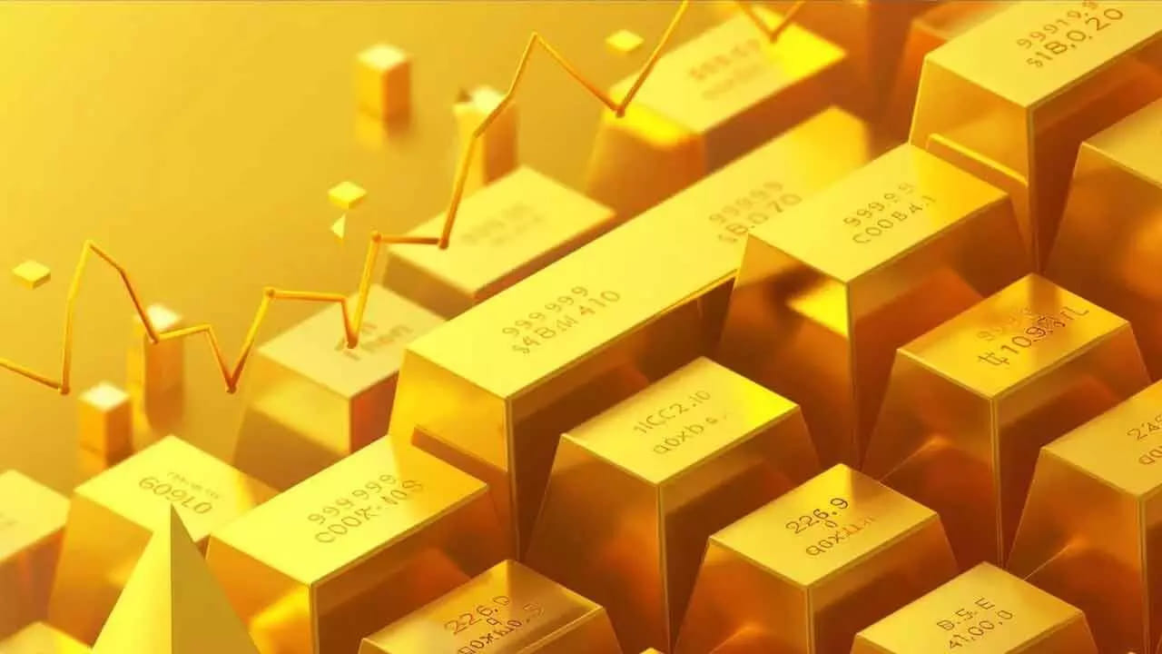 ఇక చెన్నైలో అయితే ఏకంగా రూ.1640 తగ్గుముఖం పట్టింది. ఉదయం రూ.1,56,660 వద్ద 24 క్యారెట్ల ధర ఉండగా.. ఇప్పుడు రూ.1,55,020కి పడిపోయింది. ఇక 22 క్యారెట్ల ధర ప్రస్తుతం రూ.1,42,100గా ఉండగా.. ఉదయం రూ.1,43,600 వద్ద కొనసాగింది. అంటే రూ.1500 తగ్గింది.
