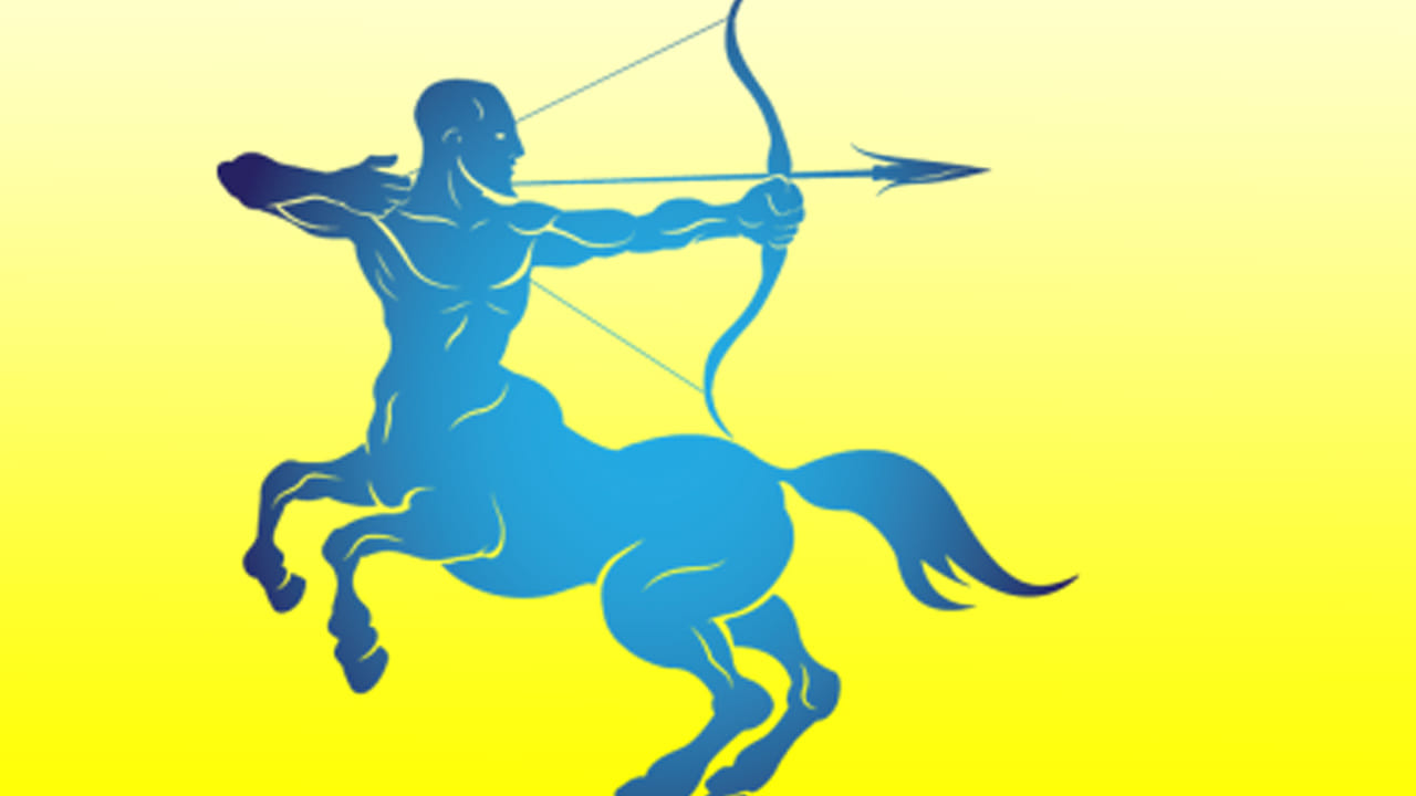 ధనస్సు రాశి : ధనస్సు రాశి వారికి పట్టిందల్లా బంగారమే కానుంది. ఈ రాశి వారు అన్నింటిలో ముందడుగు వేస్తారు. అనుకోని విధంగా ఆదాయం పెరుగుతుంది. బంగారం,  వెండి కొనుగోలు చేసి ఈ రాశి వారు చాలా సంతోషంగా ఉంటారు.