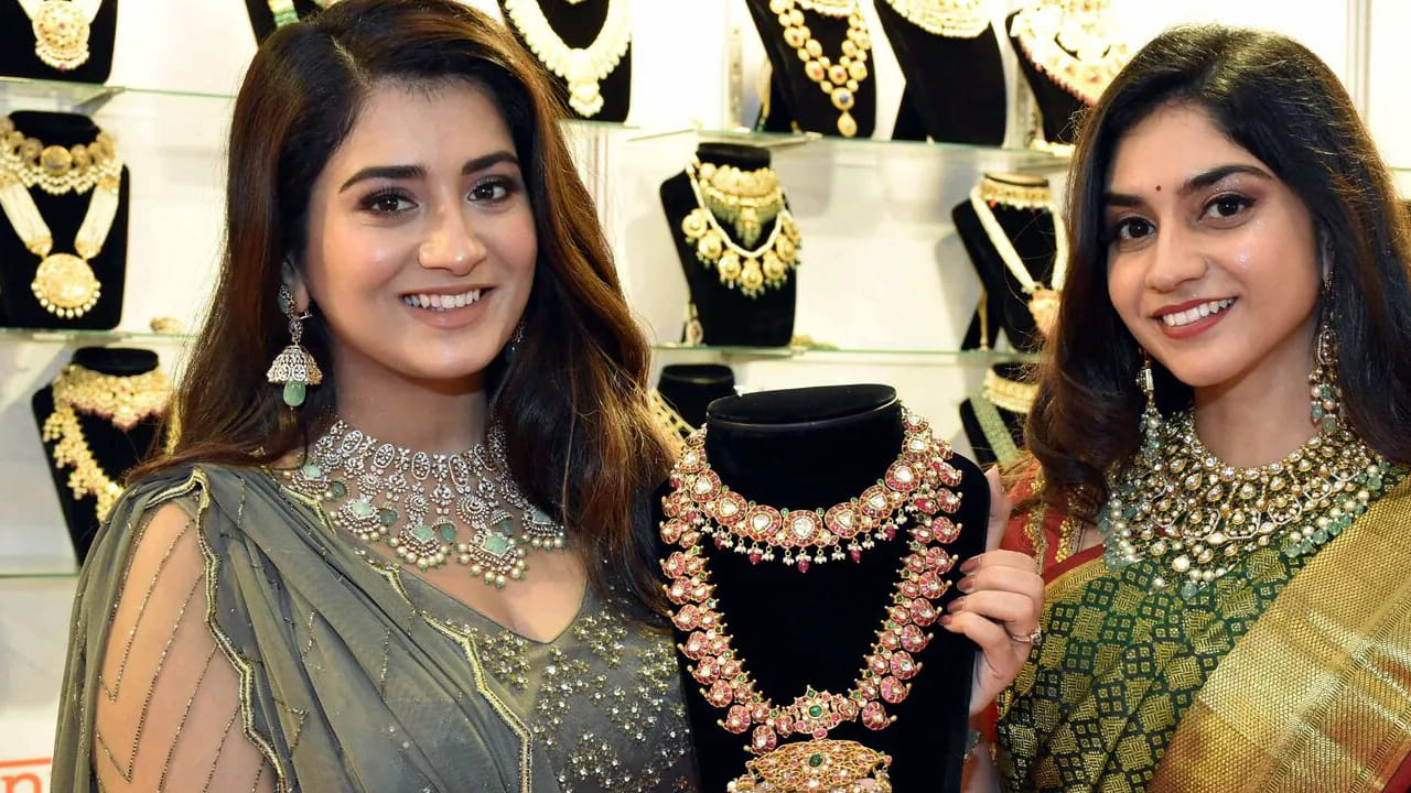 Gold Prices: వారం రోజుల్లో బంగారం ధర ఢమాల్.. ఒకేసారి ఎంత తగ్గిందంటే..?