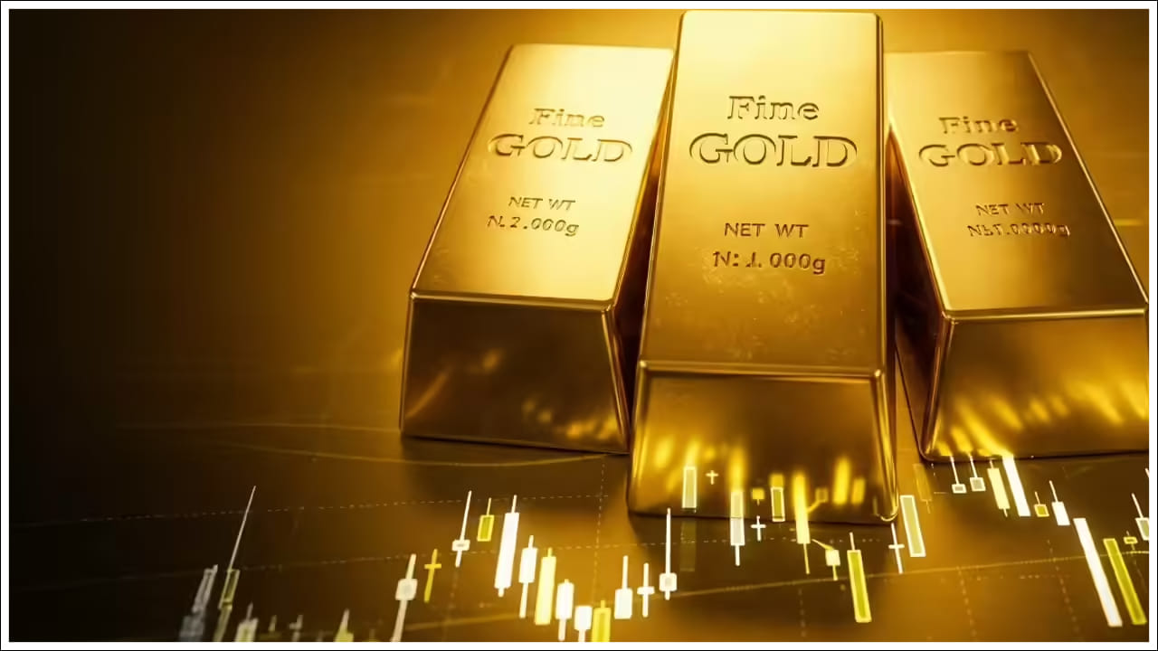  ఇటీవల బంగారం ధరలు భారీగా పెరిగినప్పటికీ.. అక్షయ తృతీయ రోజున కొనుగోళ్లు భారీగా జరిగాయి. ఇండియా బులియన్ అసోసియేషన్ ప్రకారం, 24 క్యారెట్ల బంగారం ధర 10 గ్రాములకు రూ. 1,55,280కు చేరుకుంది. అదేవిధంగా, 22 క్యారెట్ల బంగారం ధర 10 గ్రాములకు రూ. 1,42,340కు చేరింది. 999శాతం స్వచ్ఛమైన వెండి ధర కిలోగ్రాముకు రూ. 2,74,90కి చేరింది. అక్షయ తృతీయ రోజున షాపులన్ని మహిళలతో కిటకిటలాడాయి. కొనుగోళ్లు కూడా భారీగా జరిగినట్లు బులియన్‌ మార్కెట్‌ వ్యాపారులు చెబుతున్నారు.