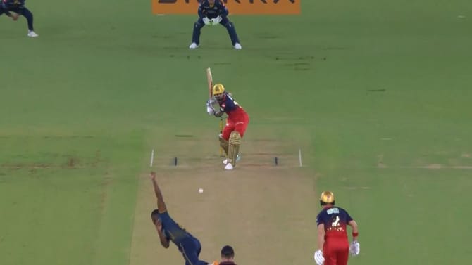 4,4,4,4,4.. రబాడాకు ఇచ్చిపడేసిన కింగ్ కోహ్లీ..