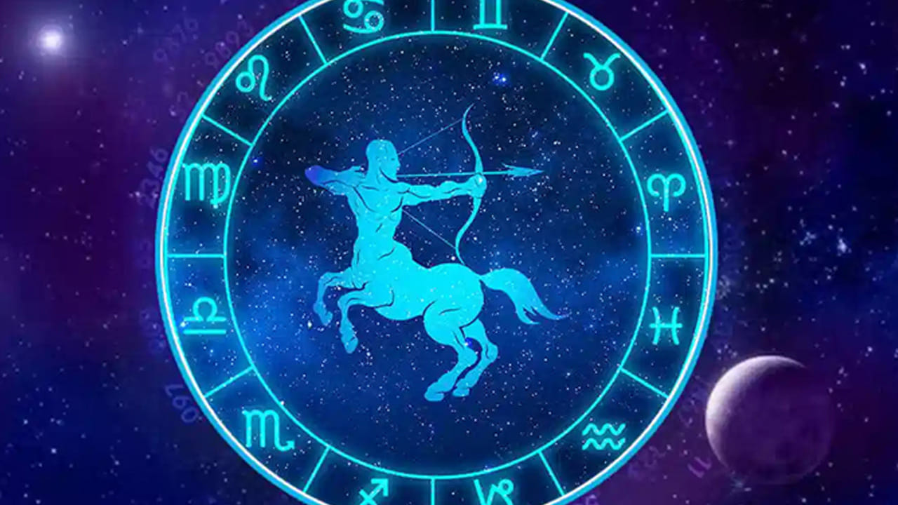 ధనస్సు రాశి : ధనస్సు రాశి వారికి కూడా గురు పుష్య యోగం శుభ ఫలితాలను తీసుకొస్తుంది. ఈ రాశి వారి ఆదాయం విపరీతంగా పెరుగుతుంది. ధనానికి లోటే ఉండదు. ఊహించని విధంగా ఇంటిలో డబ్బు నిలువకు వస్తుంది. ఇక ధనస్సు రాశి వారికి అధిపతి గురుడు, గురు పుష్యమృత యోగం వలన వీరికి నిలిచిపోయిన పనులు త్వరగా పూర్తి అవుతాయి.