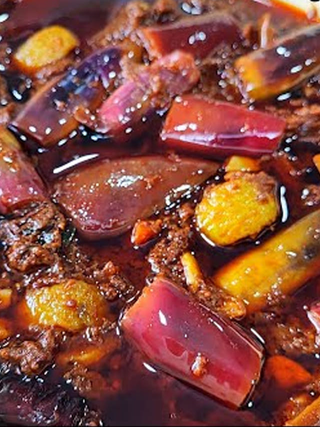 మాంసం కూరలను మైమరిపించే వంకాయ నిల్వ పచ్చడి