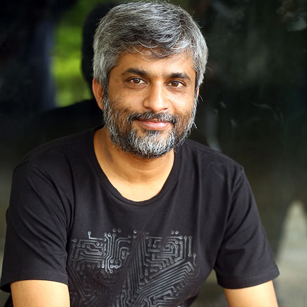 జూనియర్ ఎన్టీఆర్ ఆయన ఏ పాత్రలోనైనా, ఏ కథలోనైనా ఒదిగిపోగలరని పేర్కొన్నారు. "ఆయన చేయలేని పాత్ర అంటే ఏముంది? ఆయన చేయలేని కథ ఏంటి అసలు?" అని ప్రశ్నించారు. పురాణం, జానపదం, యాక్షన్, వినోదం, కామెడీ వంటి అన్ని రకాల పాత్రలను చేయగలడని  అన్నారు. దివంగత నటుడు ఎన్టీ రామారావు గారికి ఎన్ని అంశాలు ఉన్నాయో అన్నీ జూనియర్ ఎన్టీఆర్ లో ఉన్నాయని హను రాఘవపూడి సిన్సియర్ గా నమ్ముతున్నట్లు తెలిపారు. 