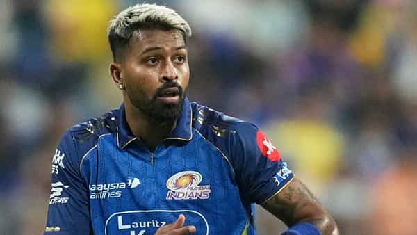 హార్దిక్ పాండ్యాకు నో చెప్పిన 2 జట్లు.. రేసులోకి దూసుకొచ్చిన 7 జట్లు.. అసలు ట్విస్ట్ ఏంటంటే?